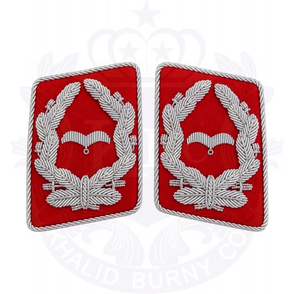 Collar tabs featuring embroidered silver Bullion wire