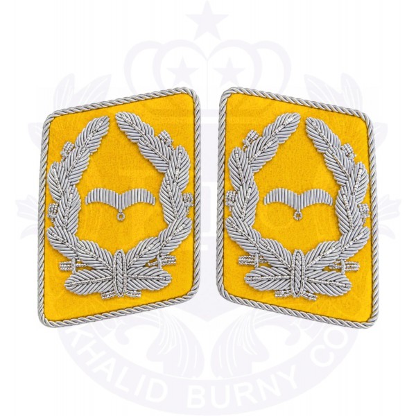 Collar Tabs 