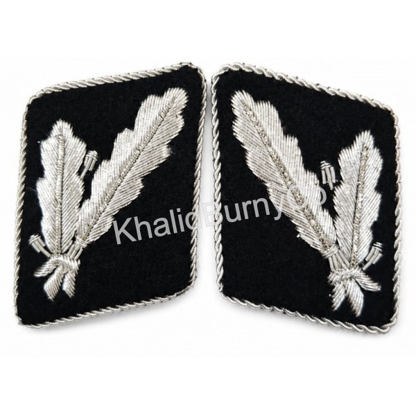 Waffen-SS Standartenführer collar tabs